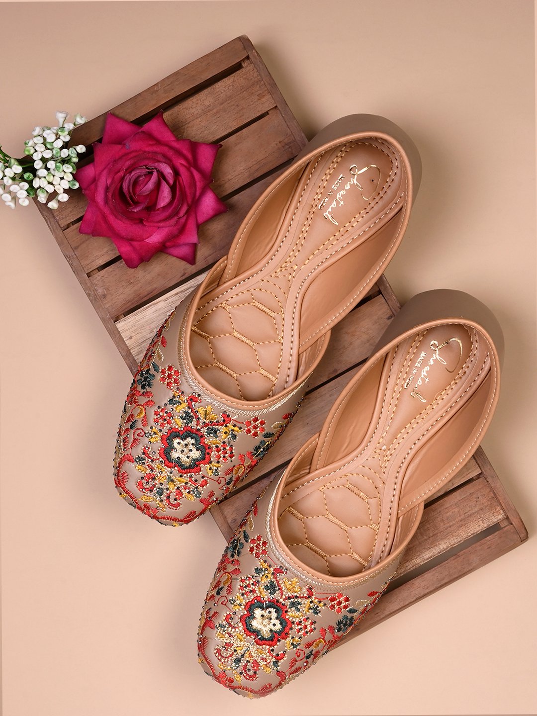 Shoestail Women's Embroidered Ethnic Jutti for Women | Traditional Punjabi Mojari Flats | Handcrafted Floral Design | Comfortable Slip-On Wedding, Festive & Casual Footwear