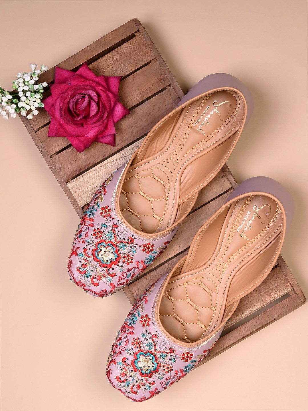 Shoestail Women's Embroidered Ethnic Jutti for Women | Traditional Punjabi Mojari Flats | Handcrafted Floral Design | Comfortable Slip-On Wedding, Festive & Casual Footwear